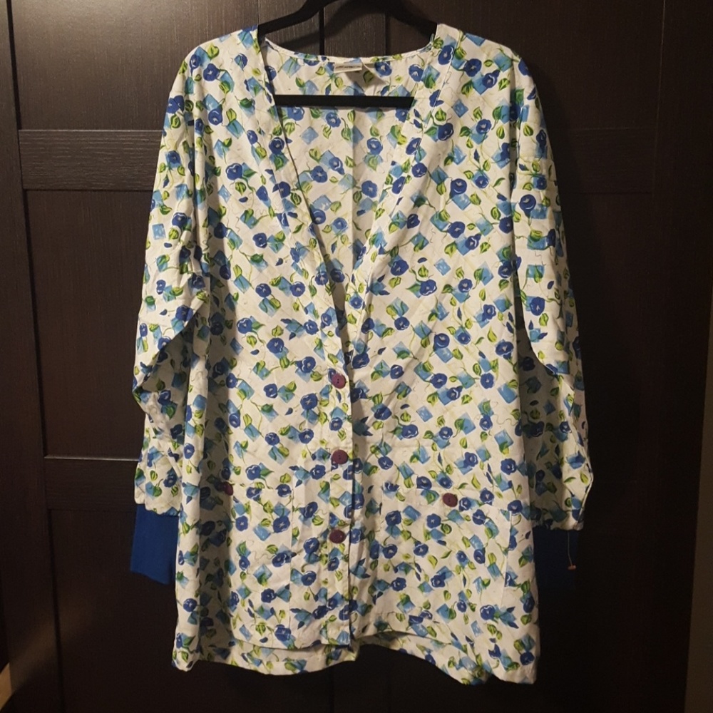 Scrub outfit ..never worn but no tags